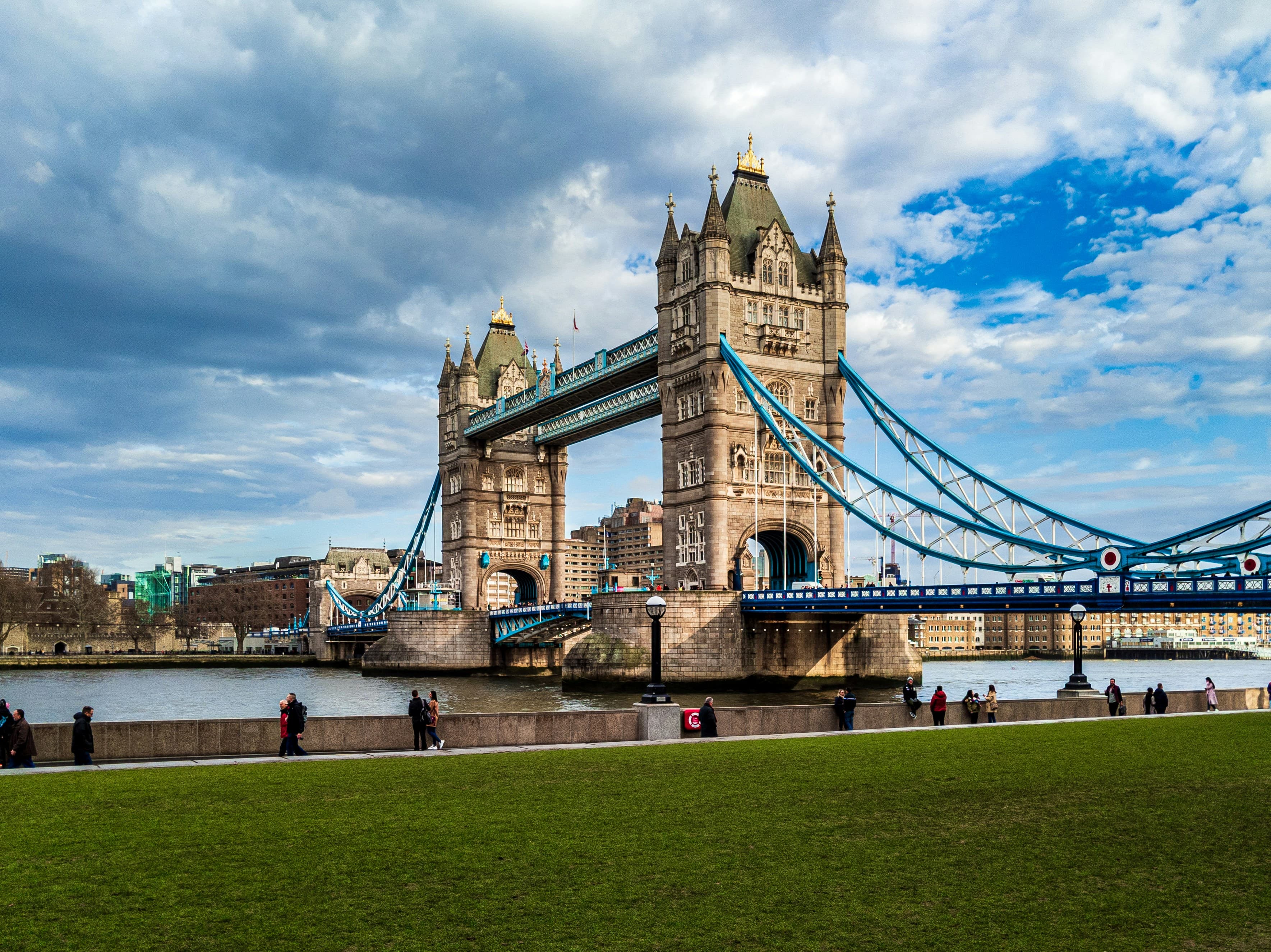 Study in the UK from Bangladesh